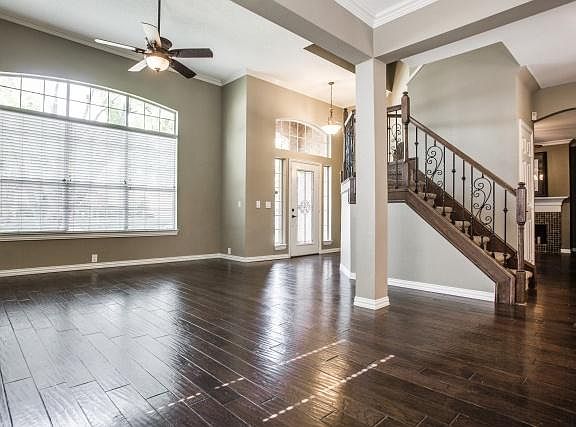 3rd image of 4224 Creekstone Dr