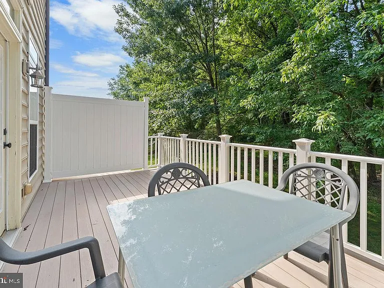 1627 Whitehall Dr — Photo 31