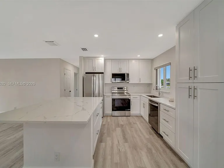 8502 NW 59th St — Photo 9
