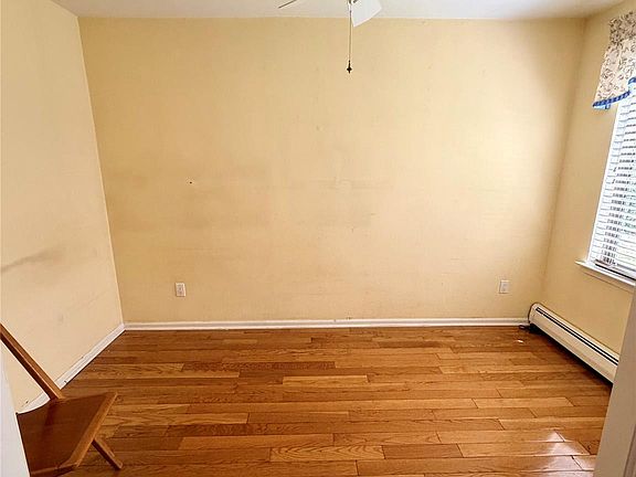 4th image of 20 Foxwood Drive #1