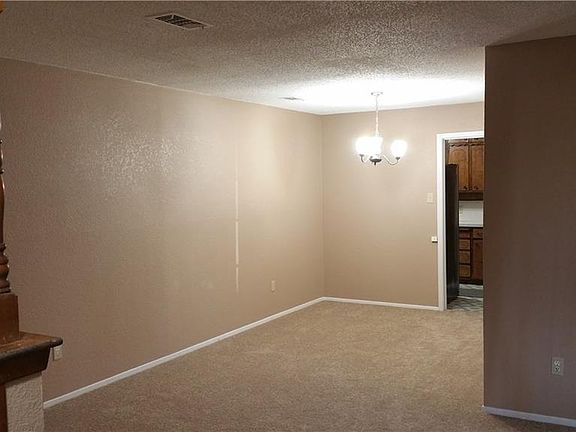 4th image of 1928 Briar Meadow Dr