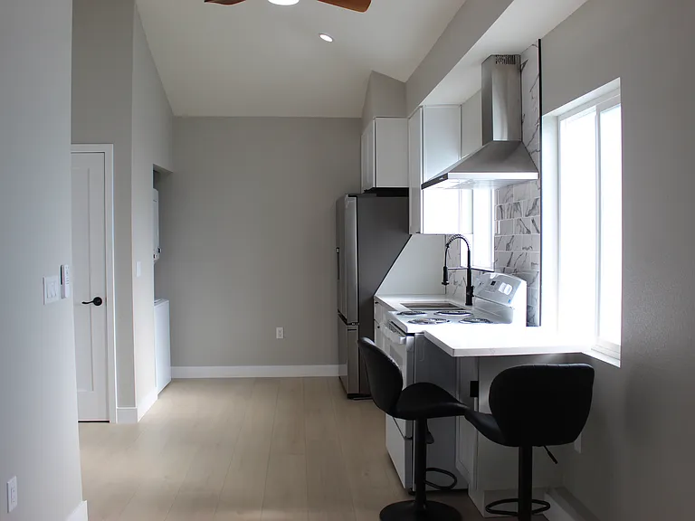 20803 Bassett St — Photo 8