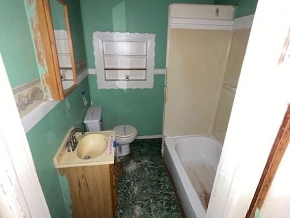 5th image of 3209 Elmore Rd