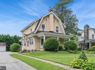 633 E Manoa Rd, Havertown, PA 19083