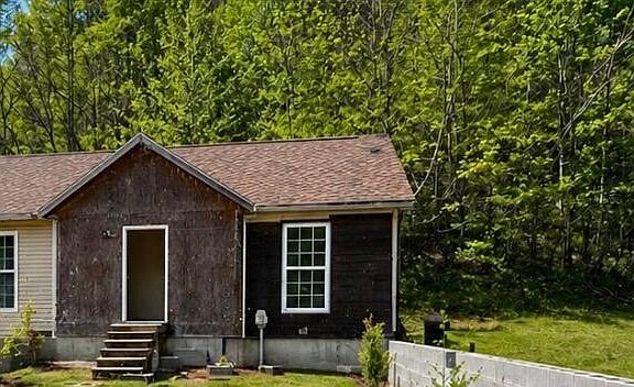 4th image of 630 Country Estates Rd