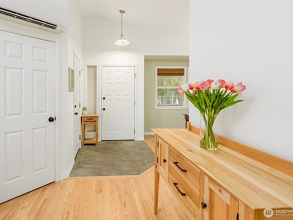 3rd image of 314 W Columbus Avenue
