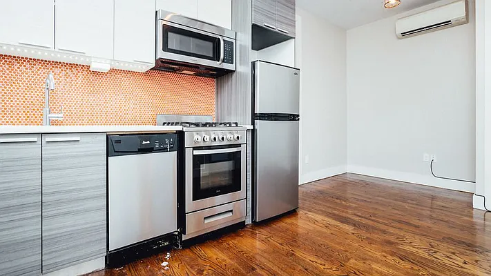 Rented by Nooklyn NYC LLC | media 30