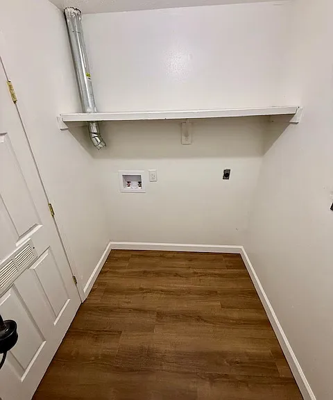 1110 Barrington Ln — Photo 7
