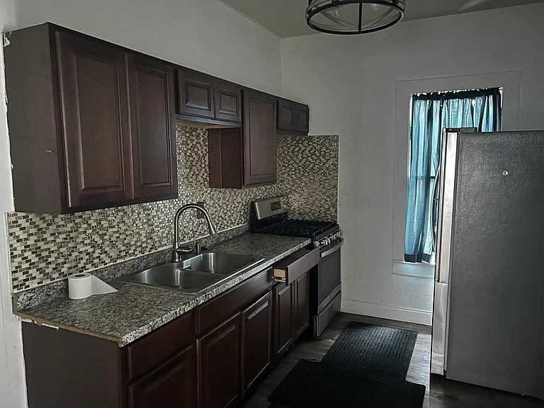 1510 President St — Photo 4