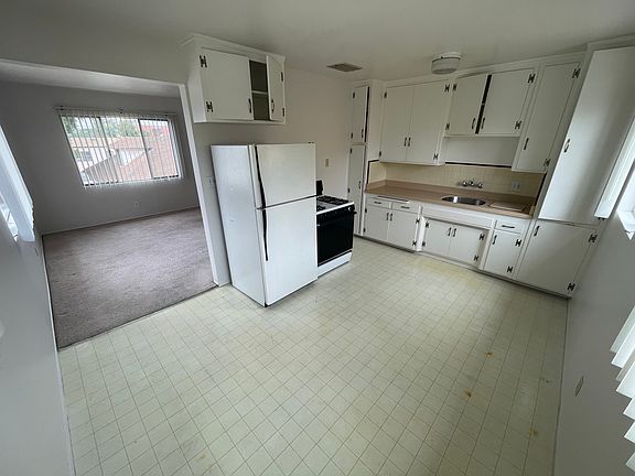 5th image of 2568 Landis St