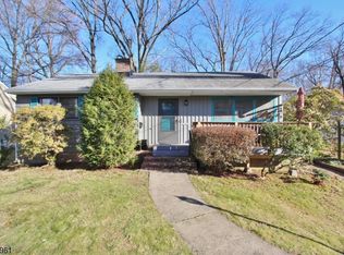 595 Fisk Pl, North Plainfield, NJ 07063