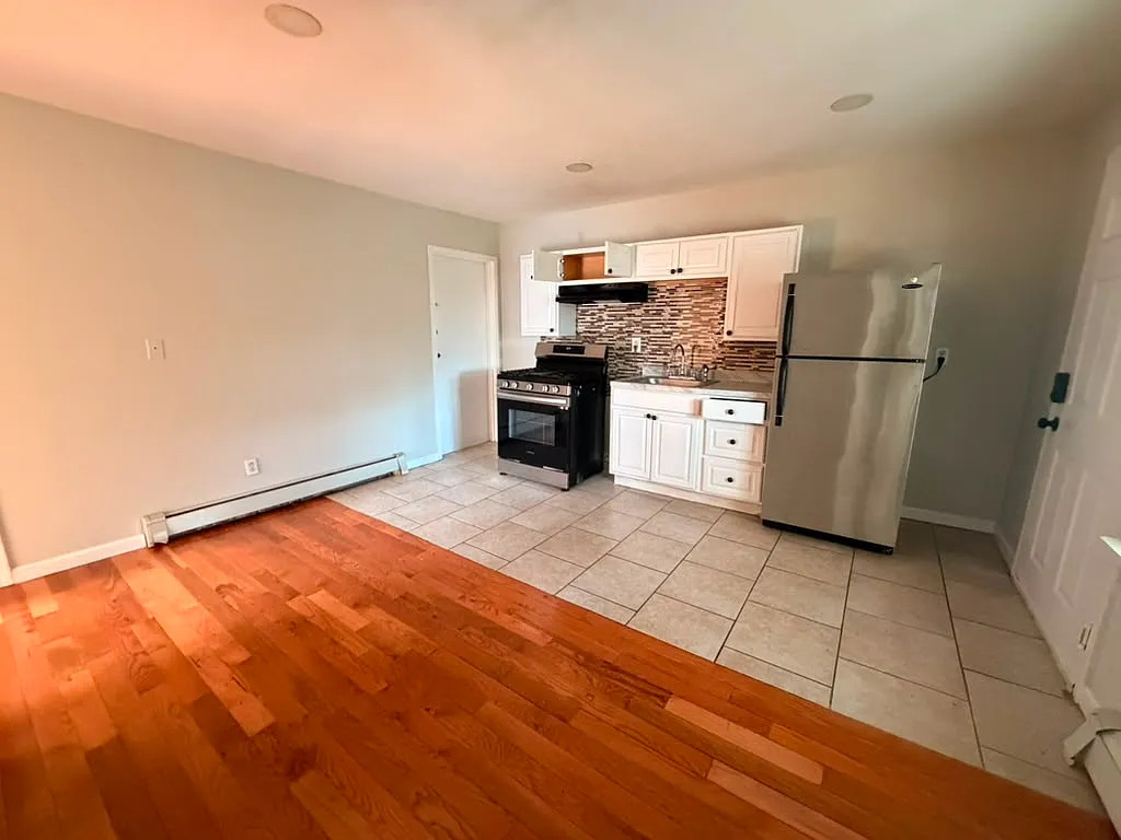 2 bed, $1,625 — Photo 2