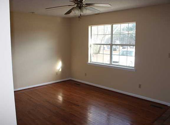 2nd image of 515 Loughridge Ln
