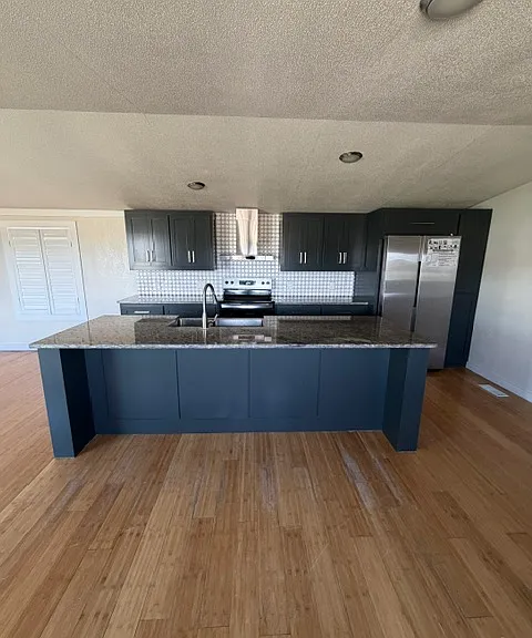 5435 W 30th St — Photo 2