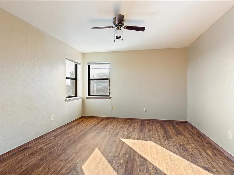 3916 SW Mesquite Dr — Photo 5