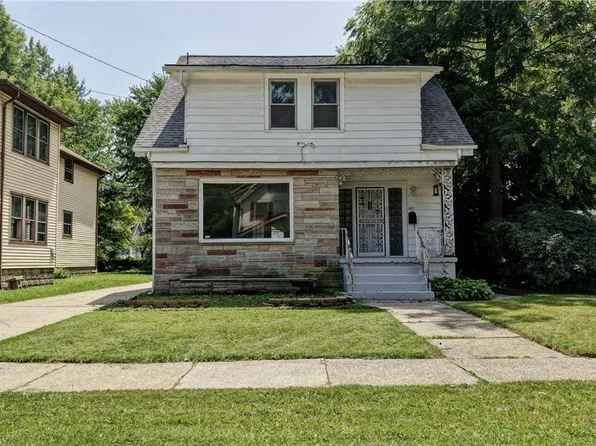 827 Kinsman St NW, Warren, OH 44483