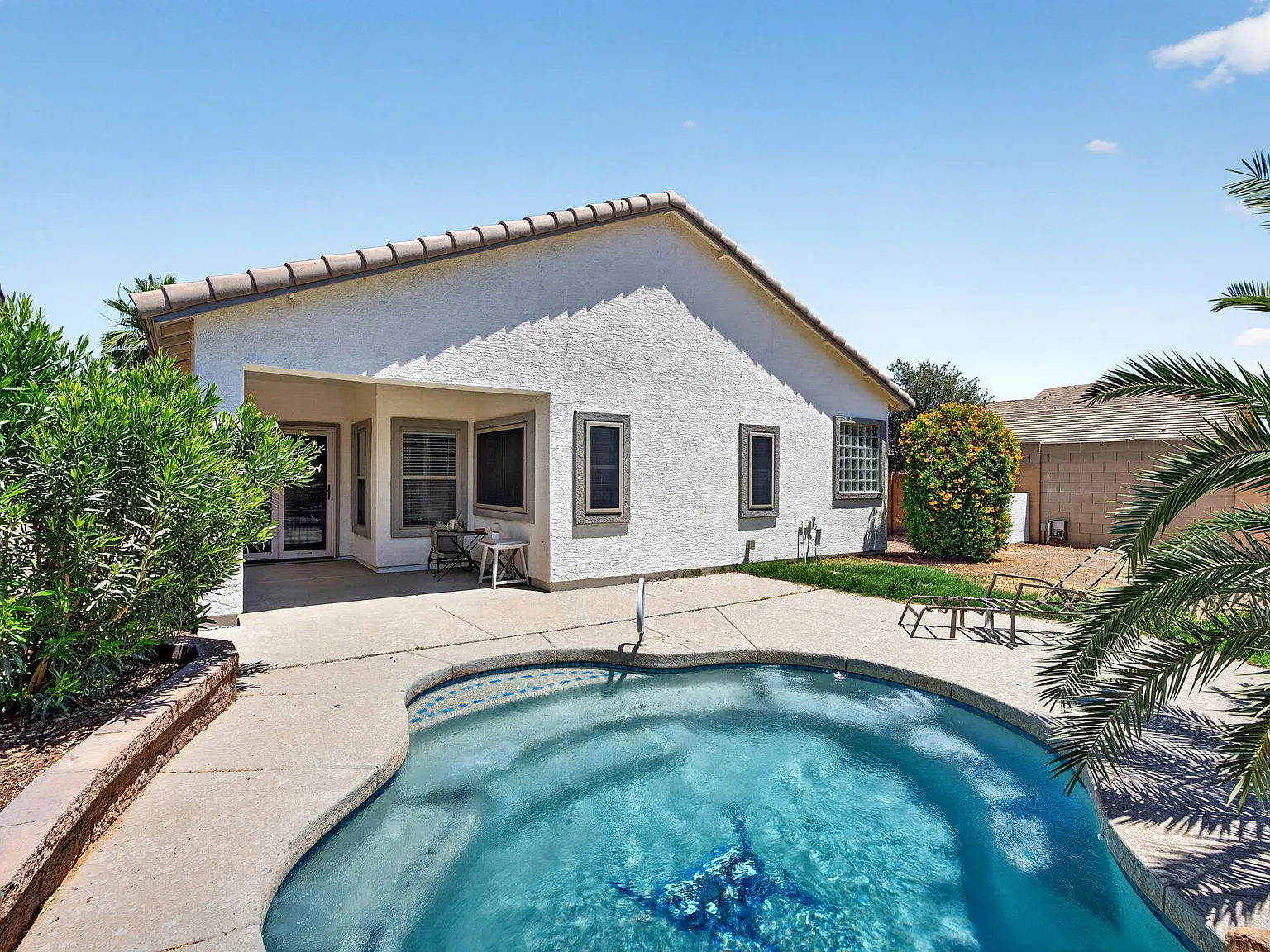 4 bed, 1587 sqft, $3,000 — Photo 2