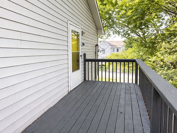 4th image of 308 Prince Ave #D