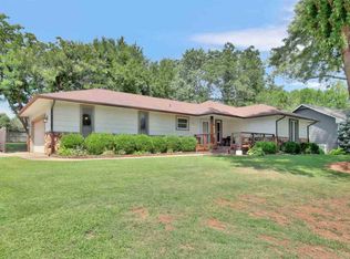 401 N Linden Ln, Haysville, KS 67060