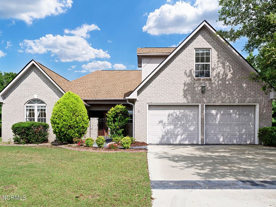 1st image of 207 Windsor Ct