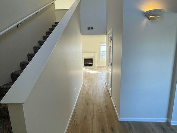 4th image of 802 Ames Dr