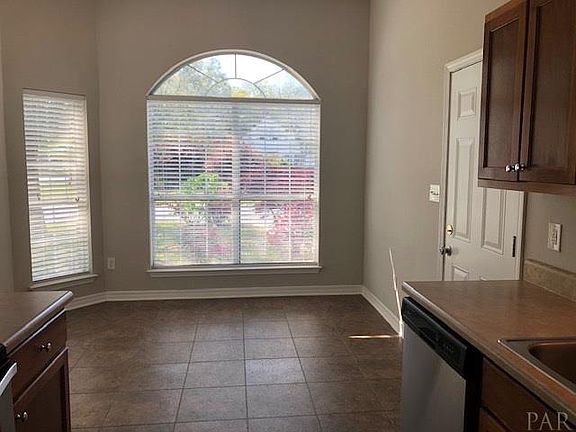 3rd image of 10404 Millbrook Dr