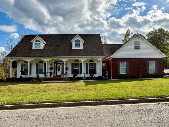 109 Whippoorwill Dr