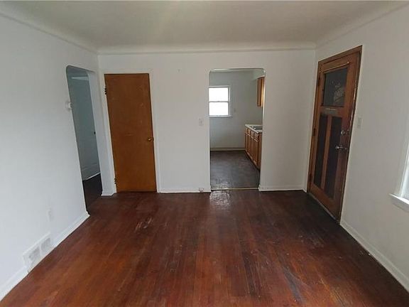 5th image of 11714 Brookfield Ave