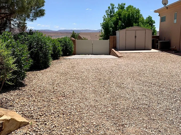 2276 E Greystone Dr — Photo 4