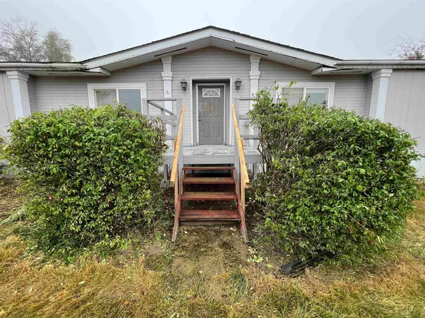 112 E McCoy St, Oakesdale, WA 99158