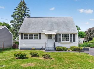 48 Munro Ct, Troy, NY 12180