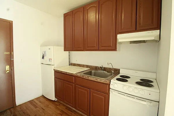 Rented by Grand & Co. | media 26