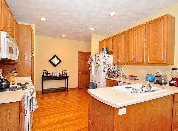 4th image of 3167 Woodland Dr