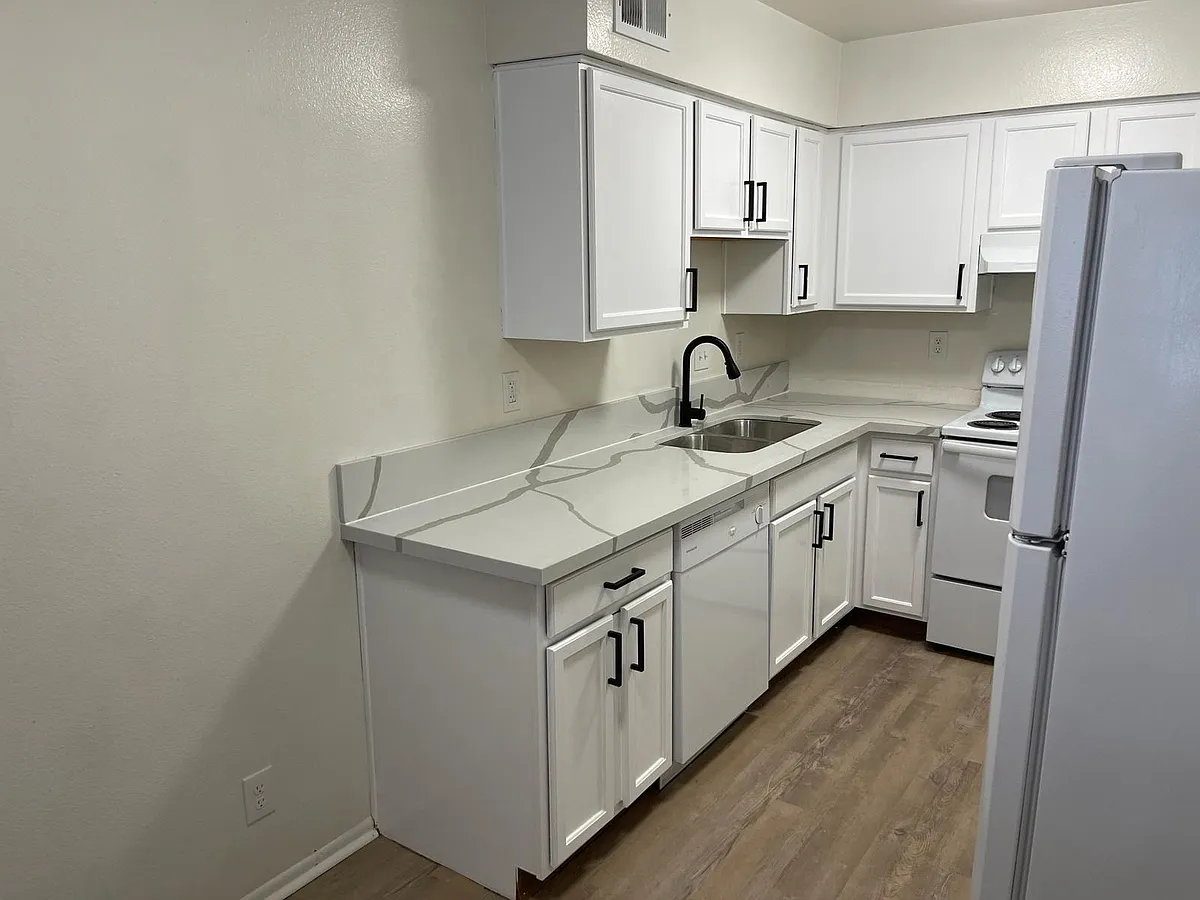 Upgraded Kitchen - 3801 N 23rd Dr #3