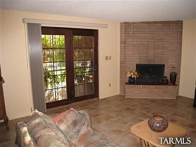 3rd image of 6736 N Harran Dr