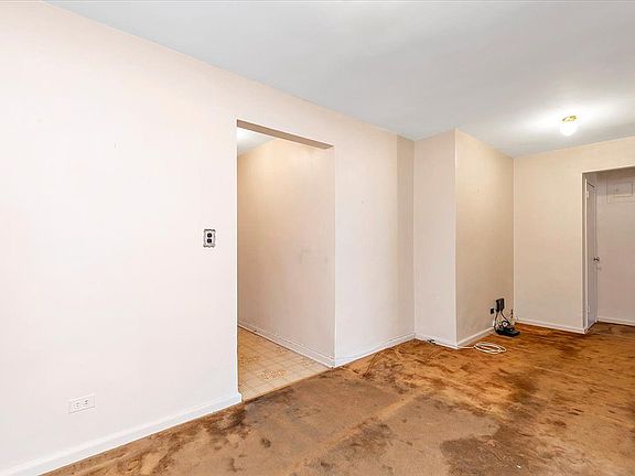 3rd image of 33-02 93rd St Unit 6N