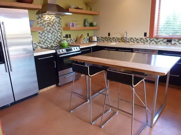 11392 NE 3rd St, Kingston, WA 98346