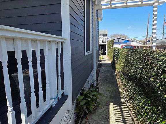 4th image of 3322 Avenue R 1/2