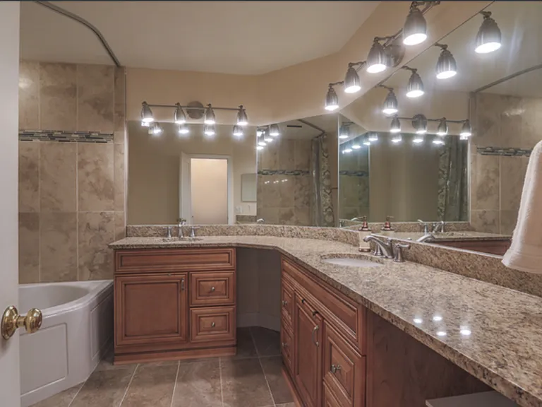Master bath with dual sink