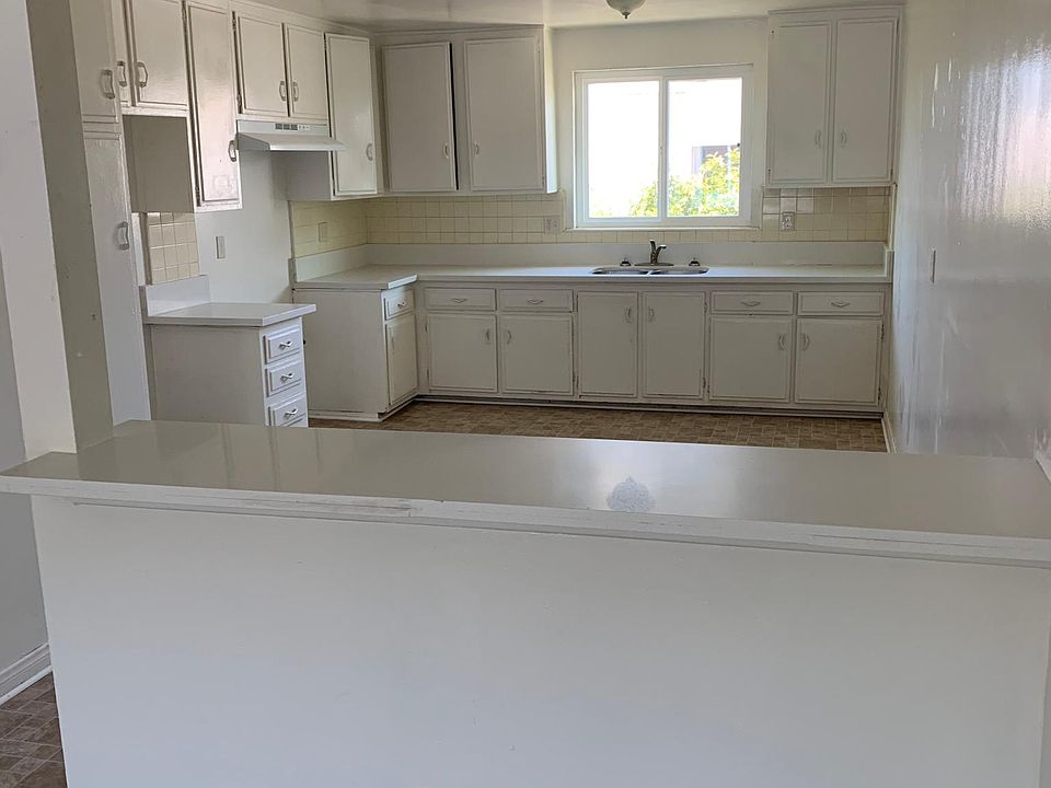 Kitchen & dining