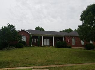 9761 Gerald Dr, Saint Louis, MO 63128