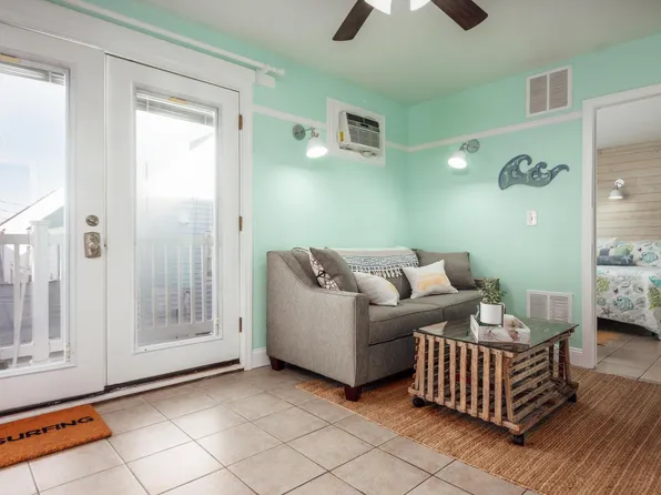 12 G St, Hampton, NH