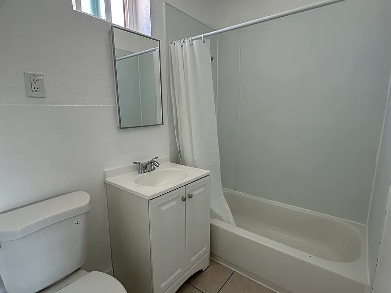 208 W Hoover Ave #8 — Photo 7