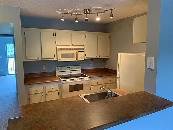 5th image of 1535 Meadows Cir W