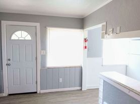 396-398 South Powell Avenue, 396