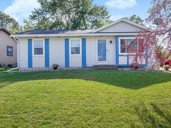 2nd image of 3304 Sandcrest Ct SW