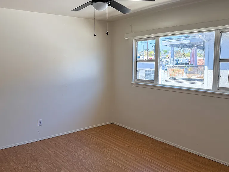 8217 Blackburn Ave #9 — Photo 13