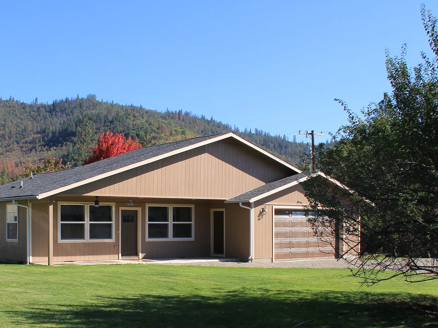 Hudspeth Ln, Shady Cove — Photo 2