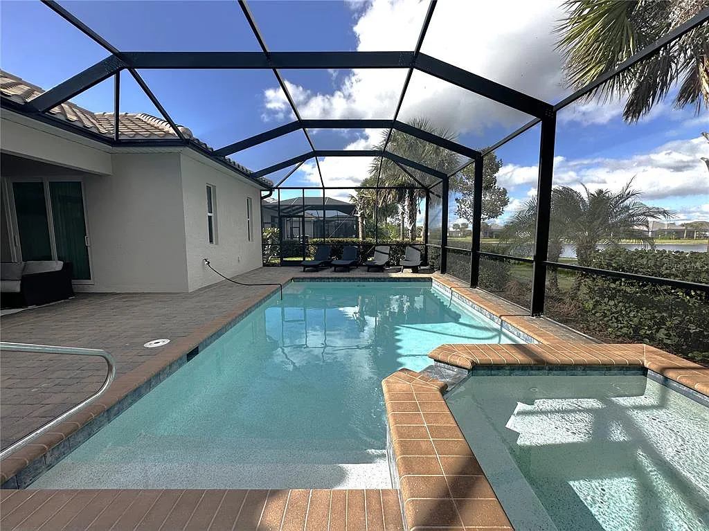 4 bed, 3.0 bath, 2247 sqft, $5,000 — Photo 3