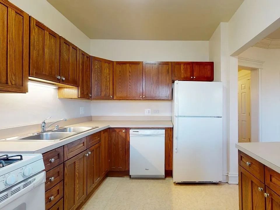 5623 S. Dorchester